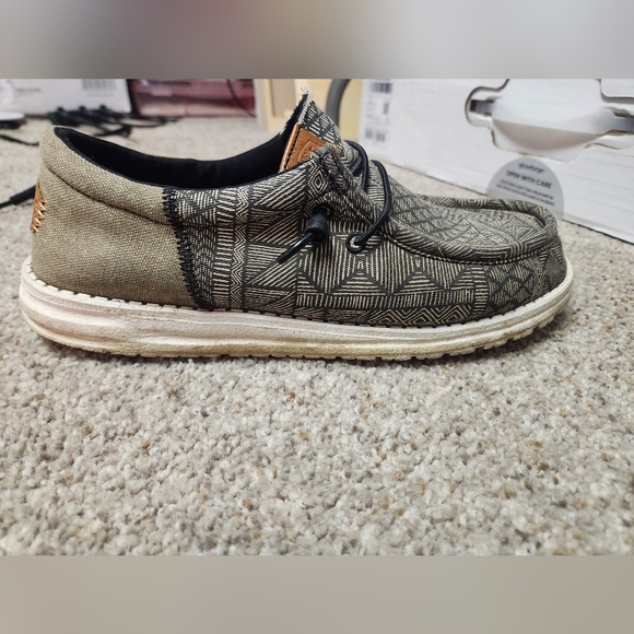 Mena hey dude - Picture 2 of 3